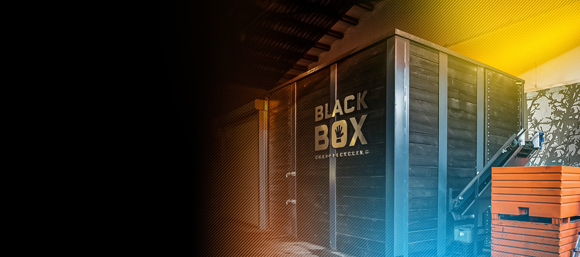 dramatisches Bild der BLACK BOX